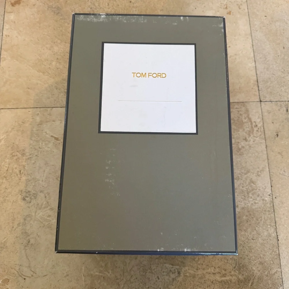 Tom Ford Leather Stiletto Pumps With Bow Front NEW - Picture 10 of 11